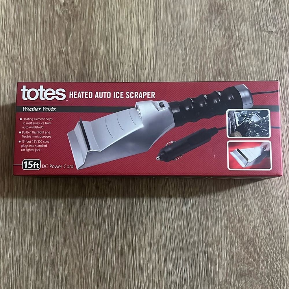 Totes Brand New Heated Auto Ice Scraper